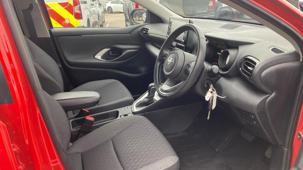 
								2022 Toyota Yaris 1.5 VVT-h Design E-CVT full									