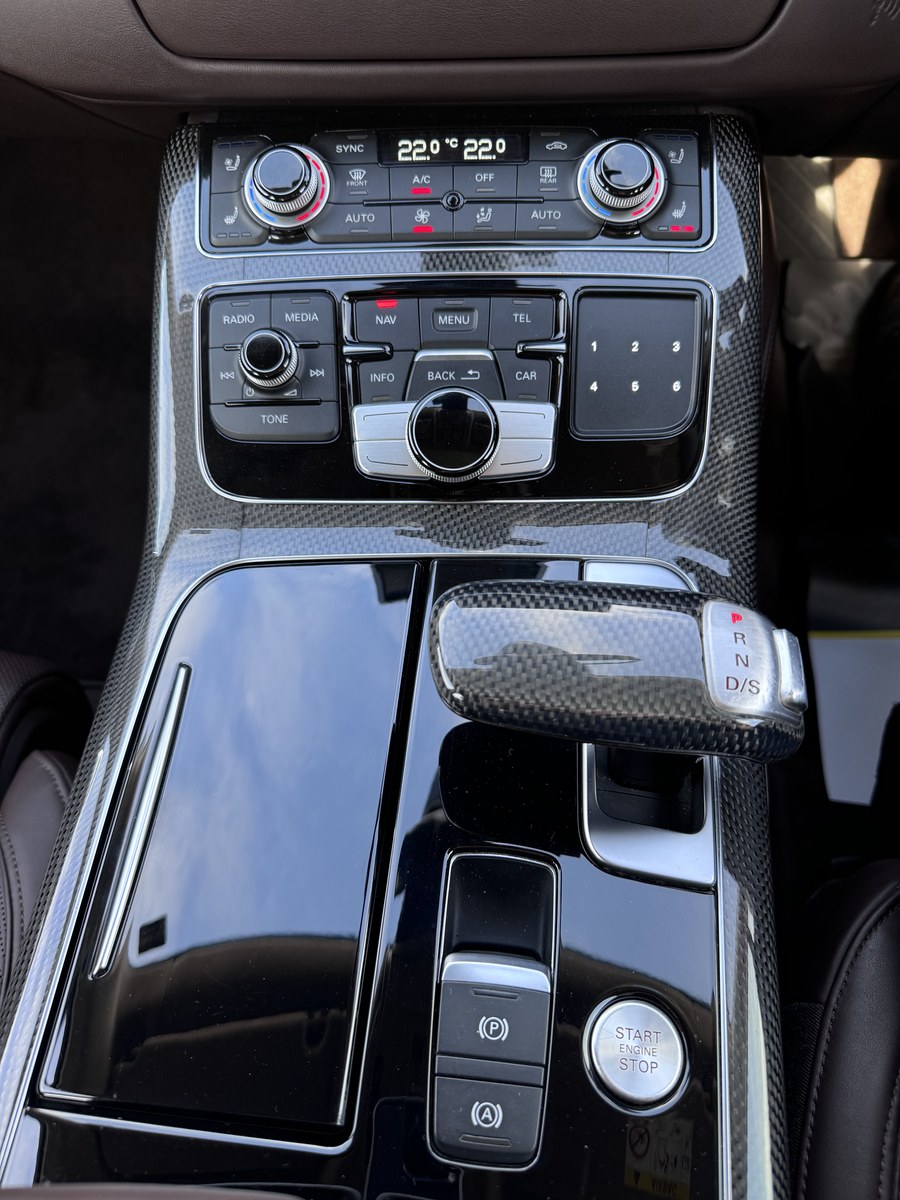
								2015 Audi A8L Quattro LWB W12 full									