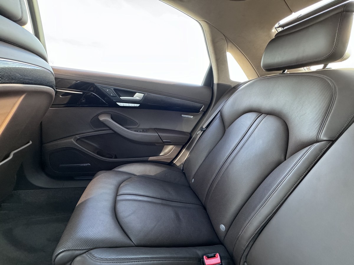 
								2015 Audi A8L Quattro LWB W12 full									