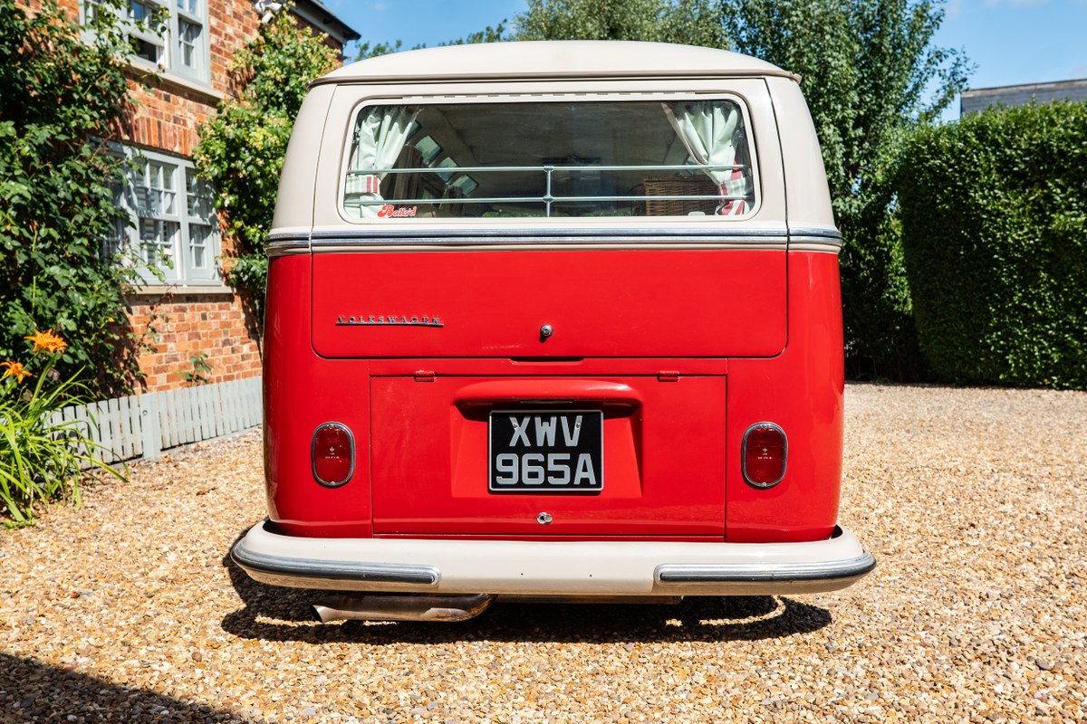
								1963 Volkswagen 21-Window Microbus full									