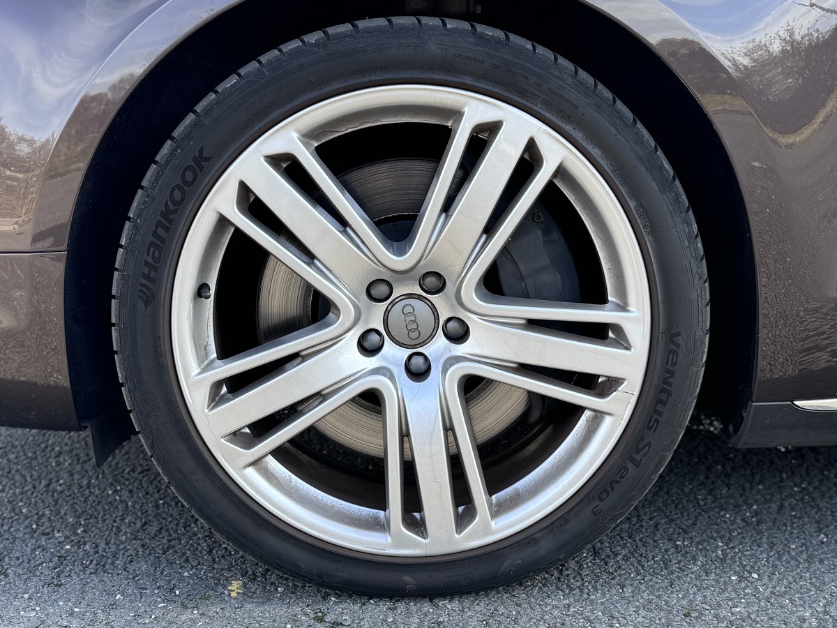 
								2015 Audi A8L Quattro LWB W12 full									