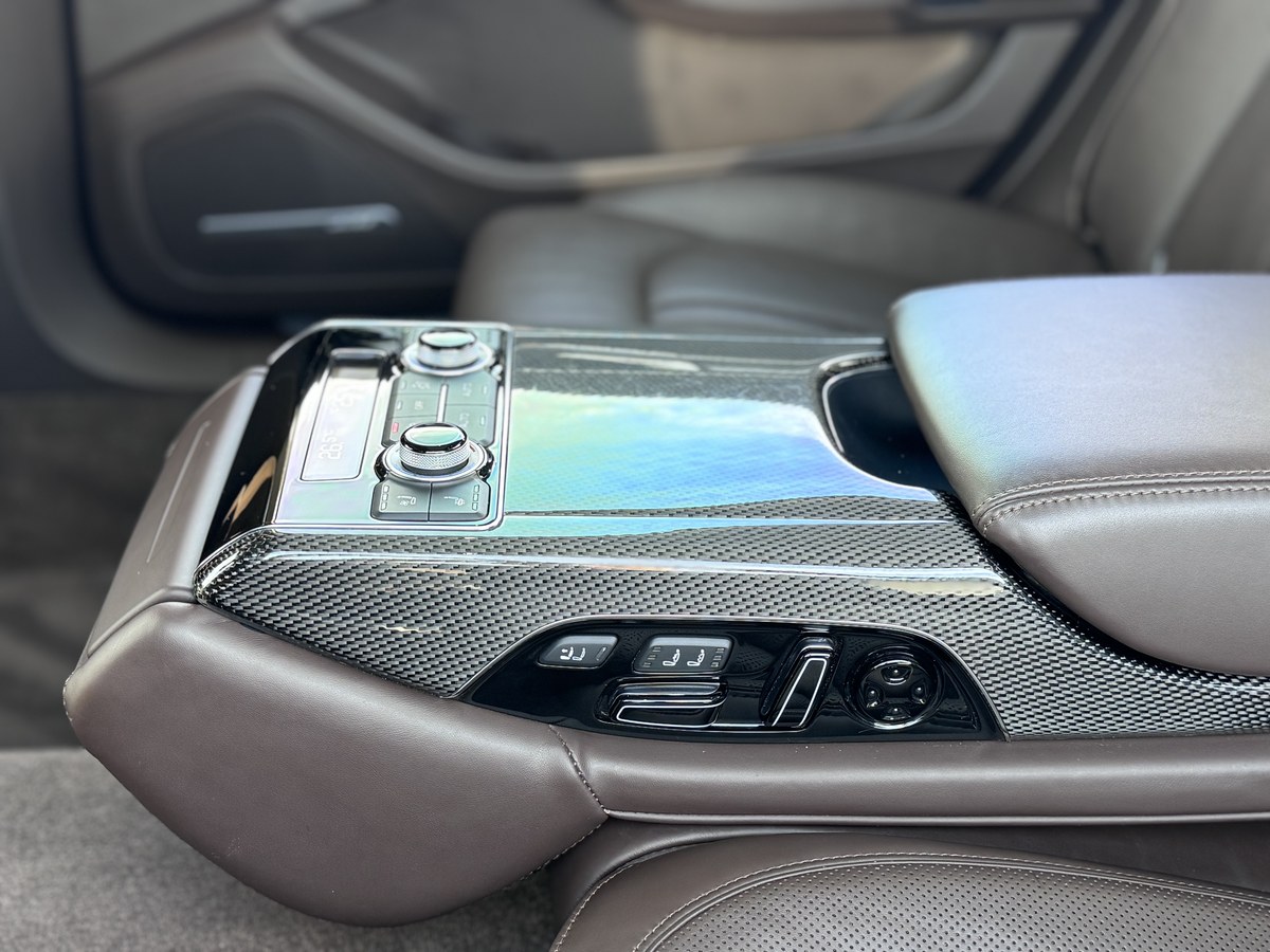 
								2015 Audi A8L Quattro LWB W12 full									