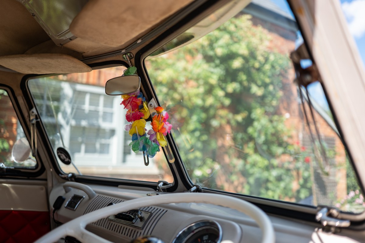 
								1963 Volkswagen 21-Window Microbus full									