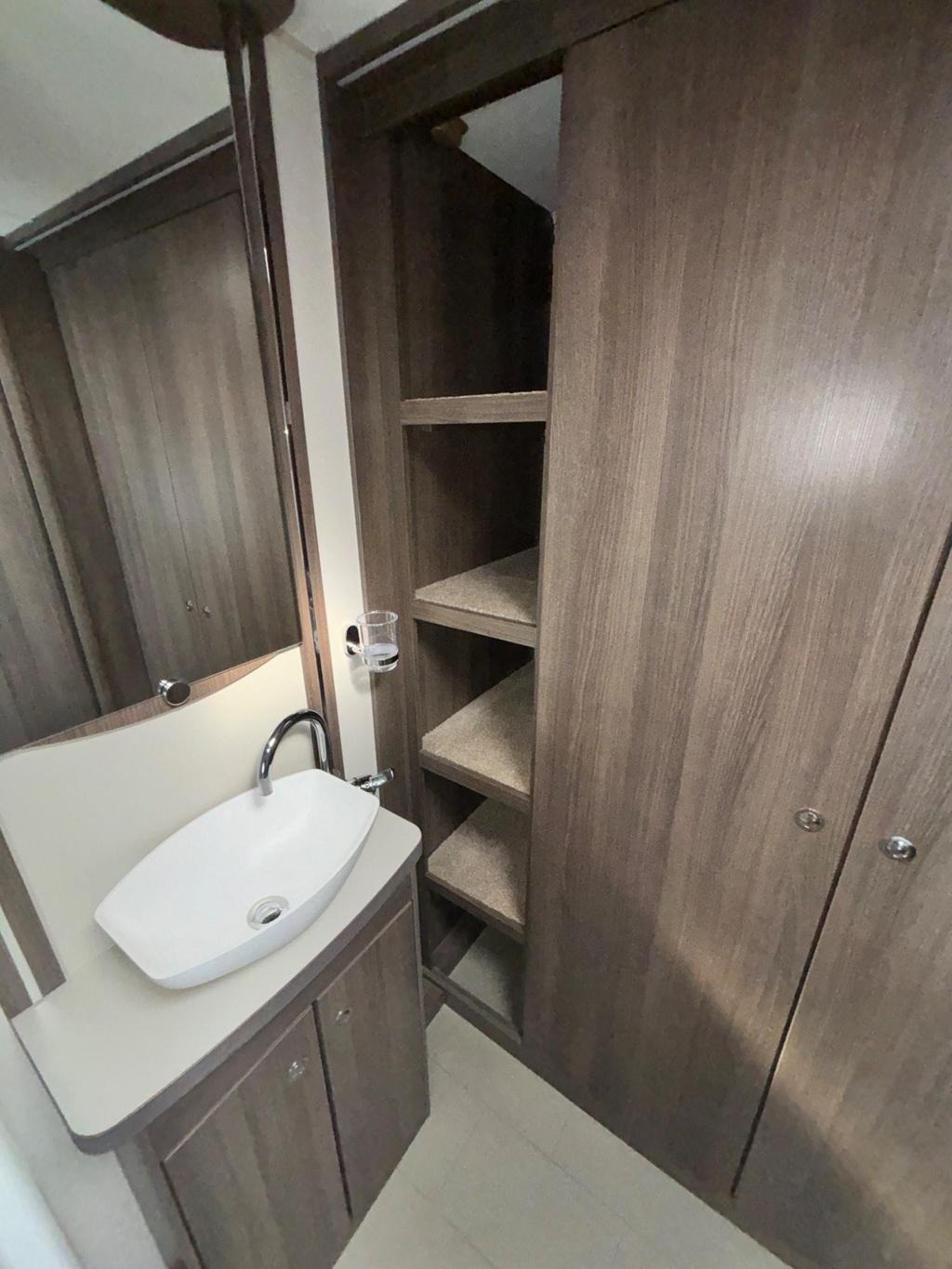 
								2020 Elddis Affinity 520 full									