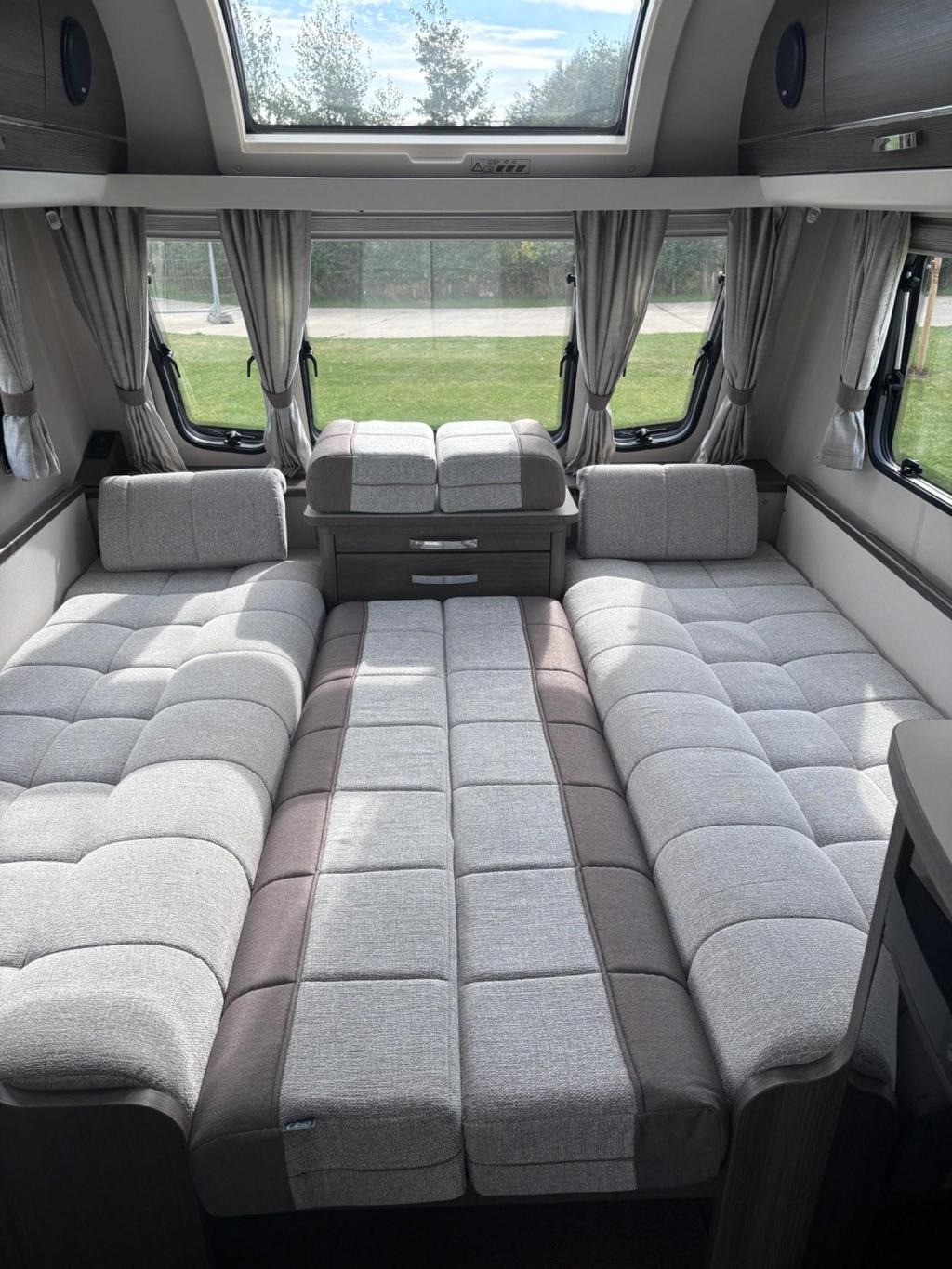 
								2020 Elddis Affinity 520 full									