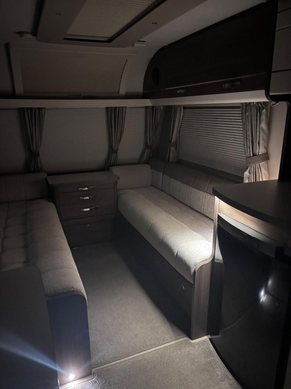 
								2020 Elddis Affinity 520 full									