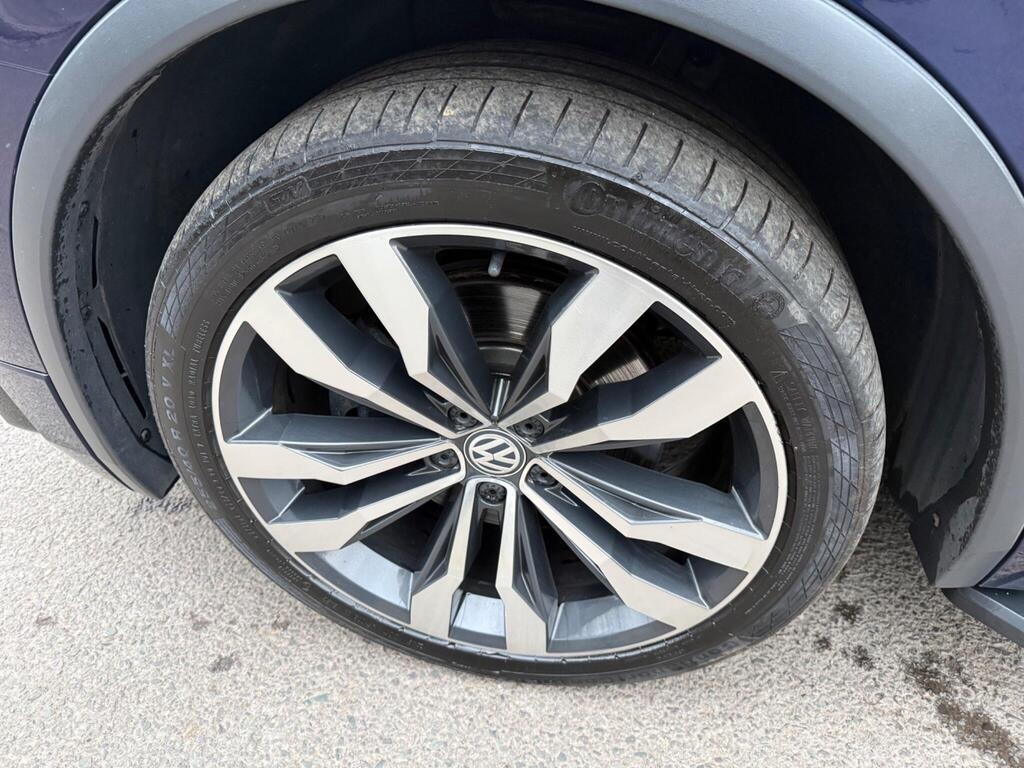
								2018 Volkswagen Tiguan 2.0 BiTDI R Line DSG 4 Motion 2.0L full									