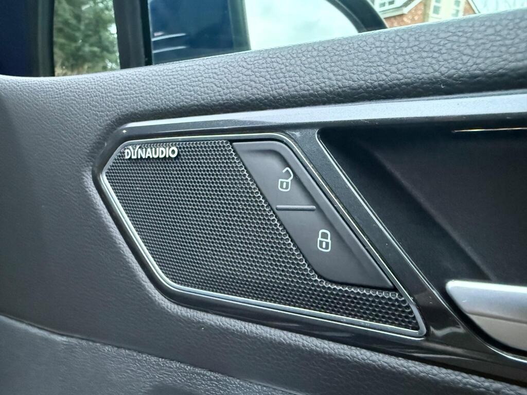 
								2018 Volkswagen Tiguan 2.0 BiTDI R Line DSG 4 Motion 2.0L full									