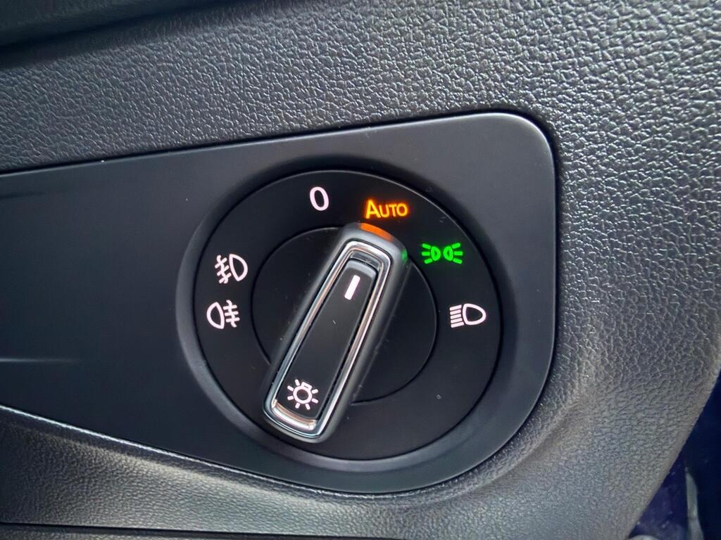 
								2018 Volkswagen Tiguan 2.0 BiTDI R Line DSG 4 Motion 2.0L full									