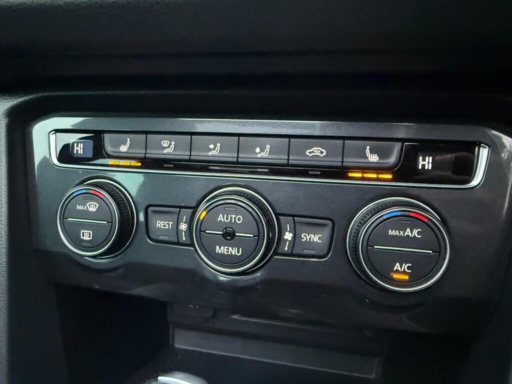 
								2018 Volkswagen Tiguan 2.0 BiTDI R Line DSG 4 Motion 2.0L full									