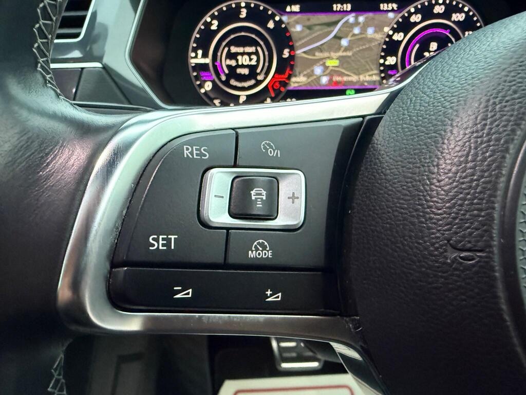 
								2018 Volkswagen Tiguan 2.0 BiTDI R Line DSG 4 Motion 2.0L full									