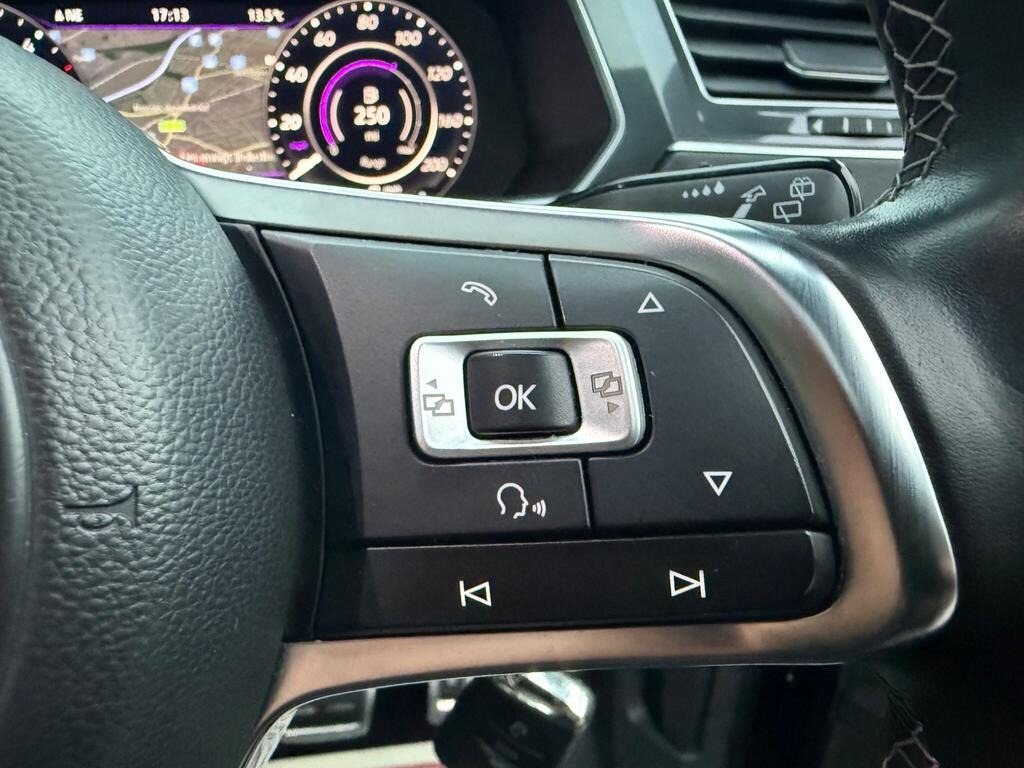
								2018 Volkswagen Tiguan 2.0 BiTDI R Line DSG 4 Motion 2.0L full									