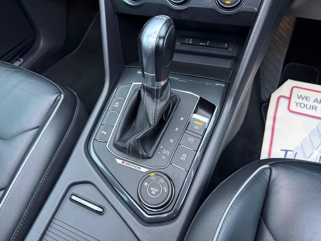 
								2018 Volkswagen Tiguan 2.0 BiTDI R Line DSG 4 Motion 2.0L full									