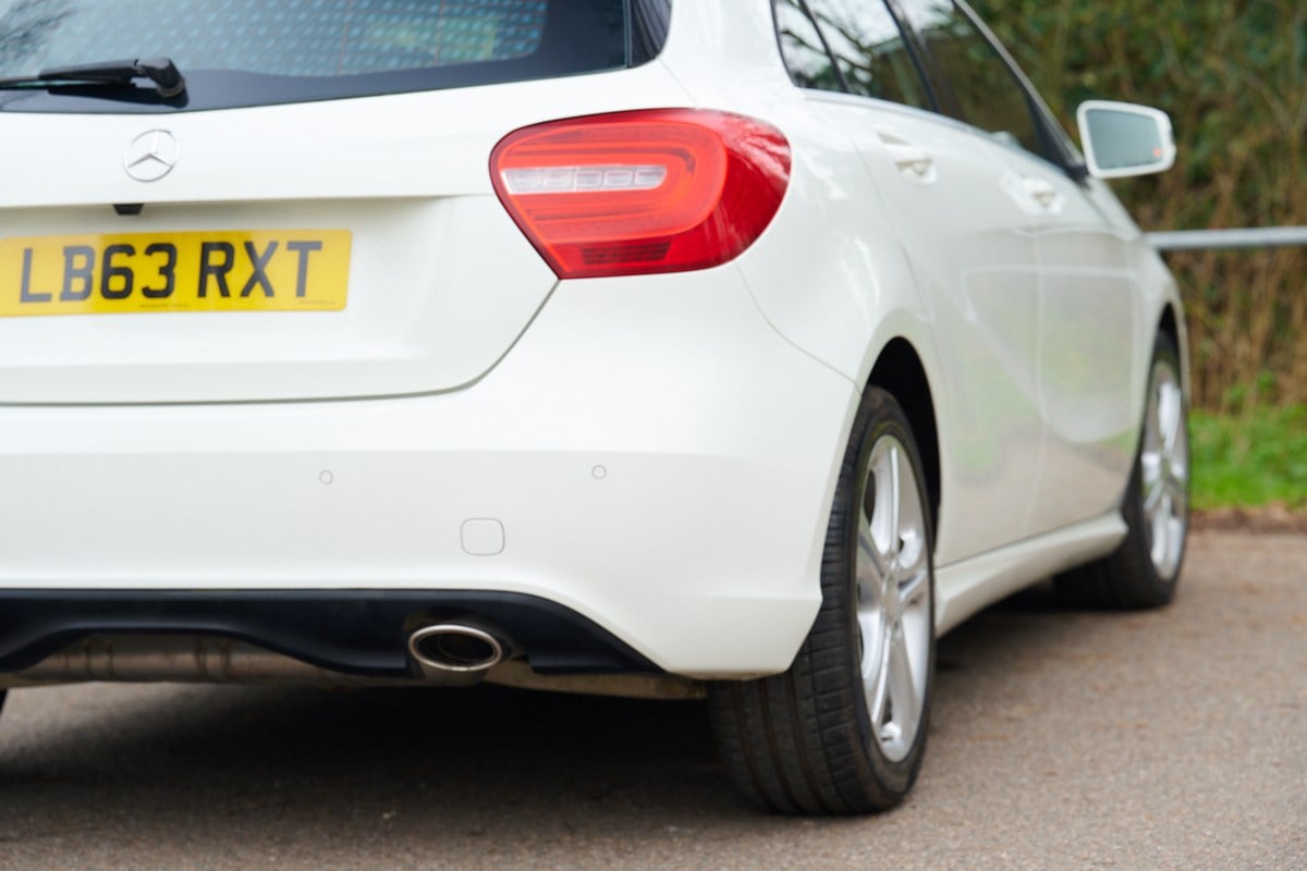 
								2013 Mercedes-Benz A180 BlueEfficiency Sport W176 full									