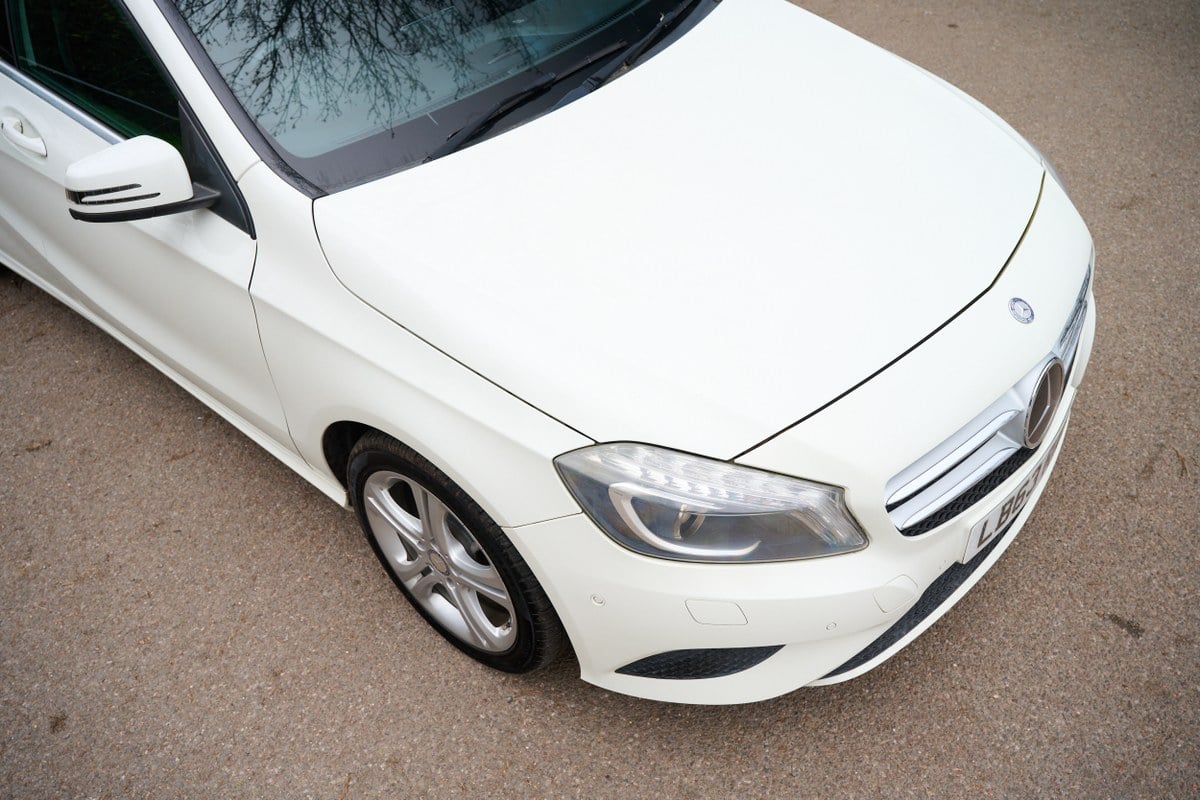 
								2013 Mercedes-Benz A180 BlueEfficiency Sport W176 full									