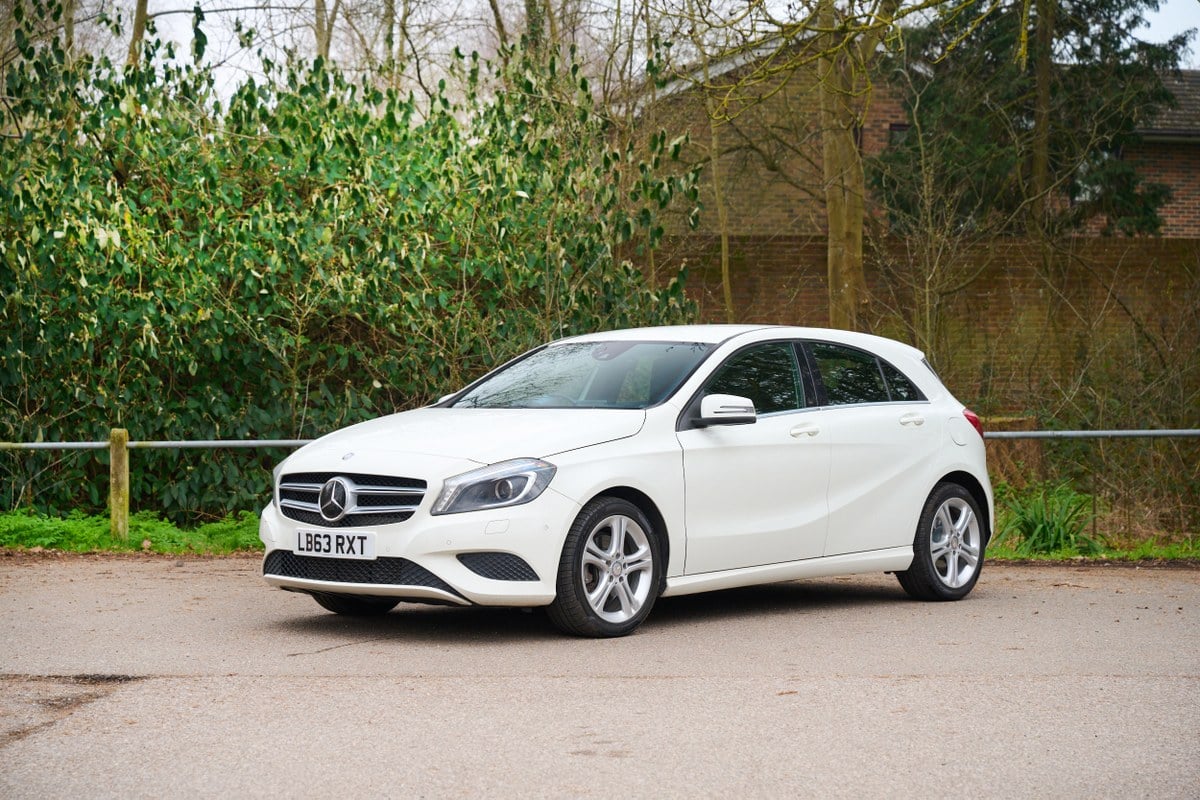 
								2013 Mercedes-Benz A180 BlueEfficiency Sport W176 full									