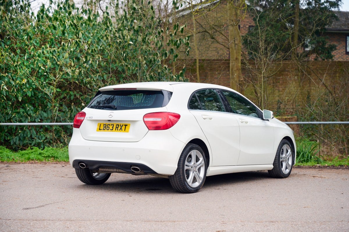 
								2013 Mercedes-Benz A180 BlueEfficiency Sport W176 full									