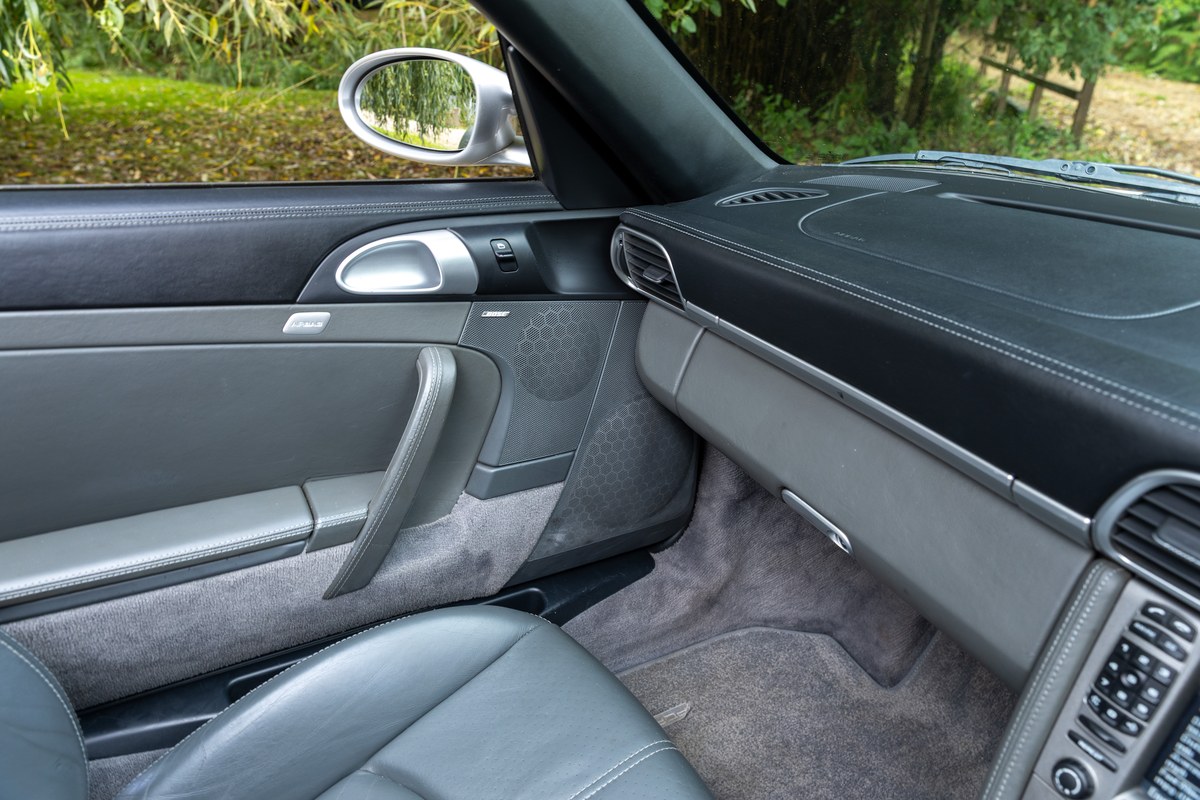 
								2006 Porsche 911 Carrera 4 S Tiptronic full									