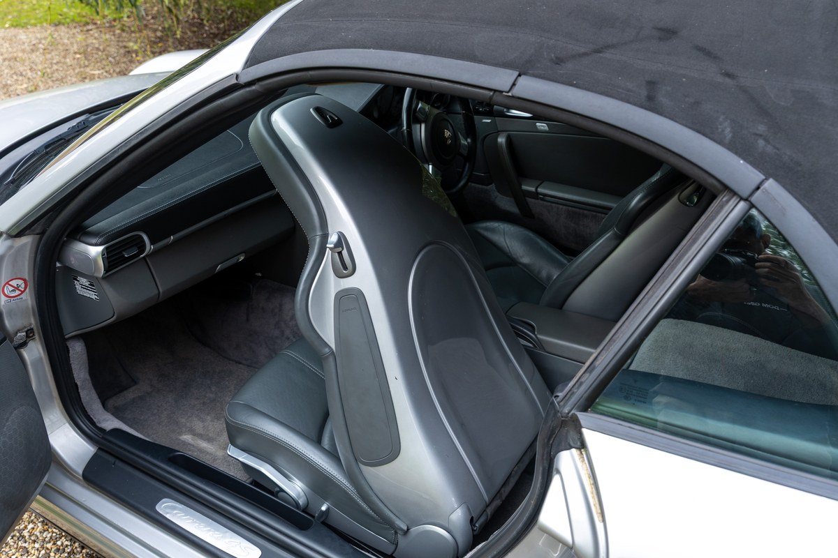 
								2006 Porsche 911 Carrera 4 S Tiptronic full									