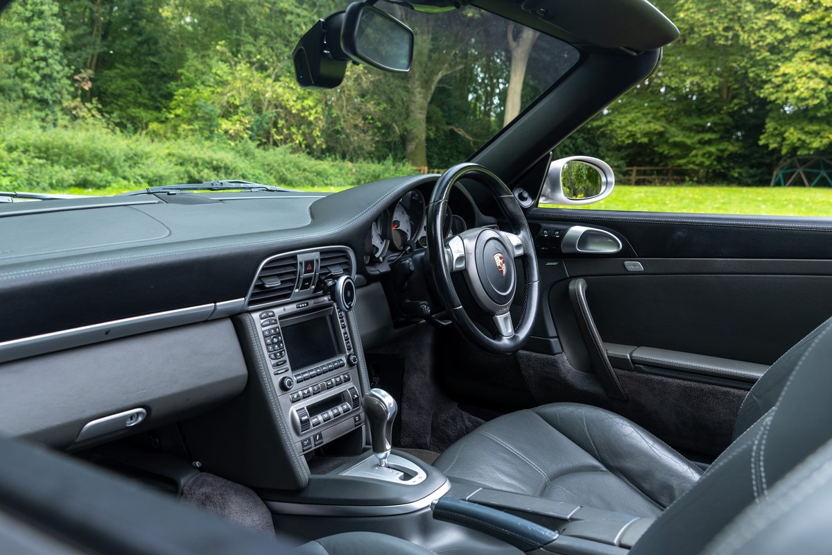 
								2006 Porsche 911 Carrera 4 S Tiptronic full									