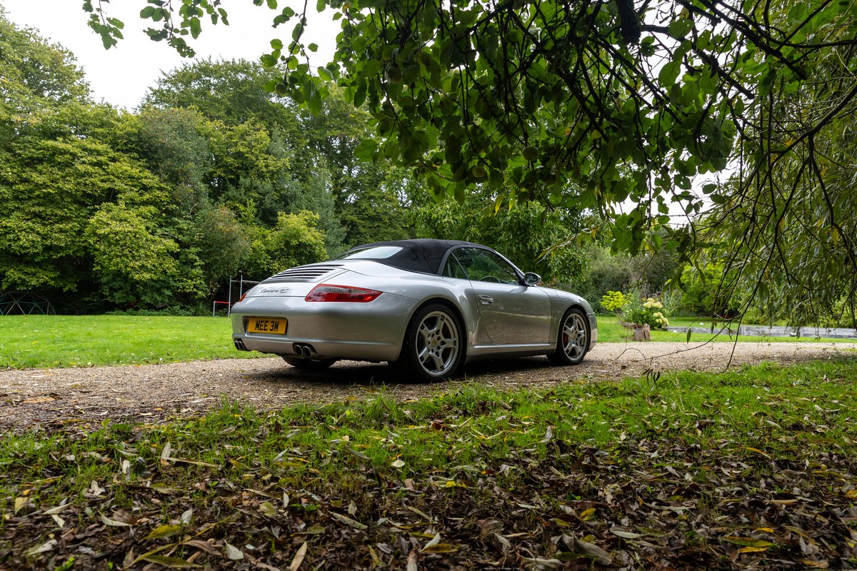 
								2006 Porsche 911 Carrera 4 S Tiptronic full									