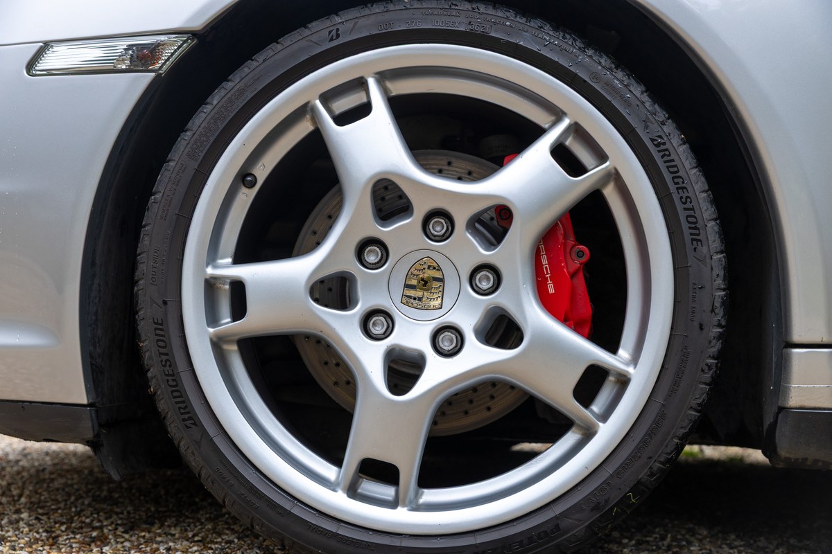 
								2006 Porsche 911 Carrera 4 S Tiptronic full									