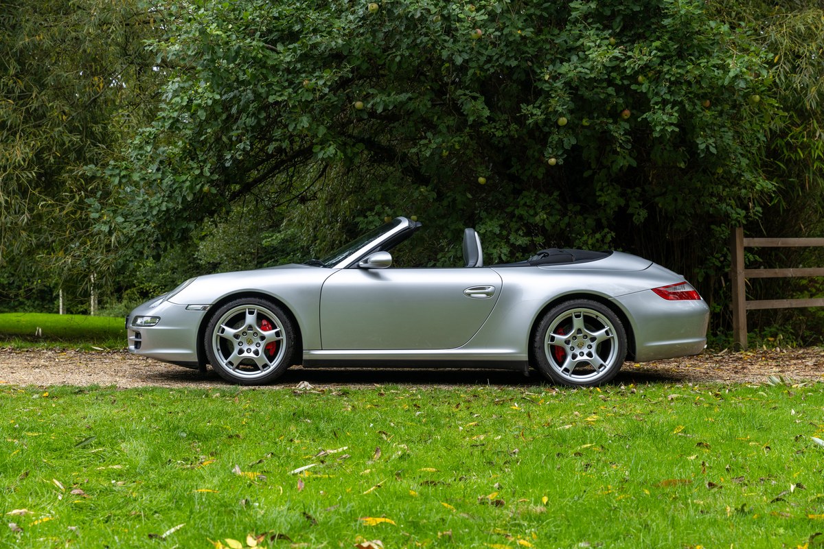 
								2006 Porsche 911 Carrera 4 S Tiptronic full									