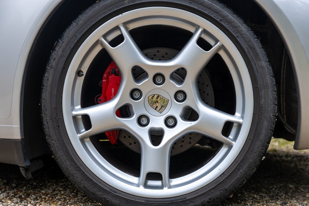 
								2006 Porsche 911 Carrera 4 S Tiptronic full									