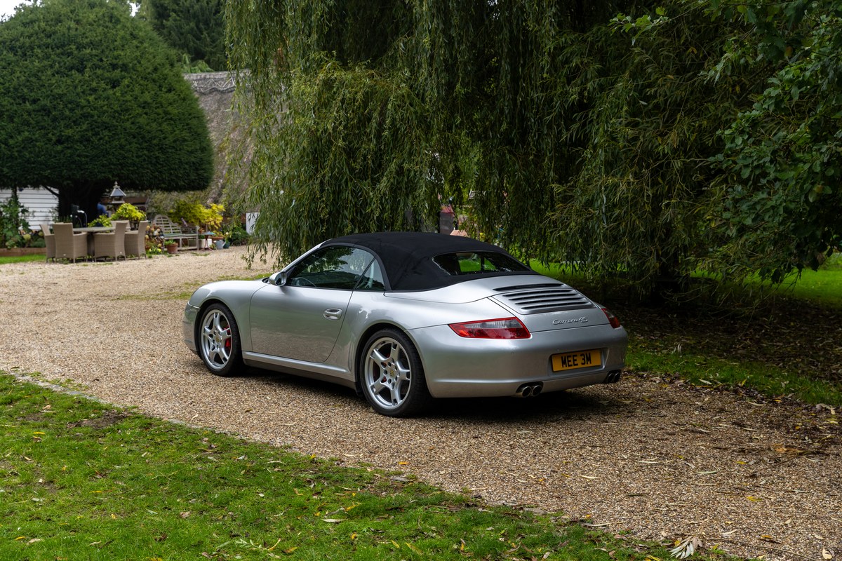 
								2006 Porsche 911 Carrera 4 S Tiptronic full									
