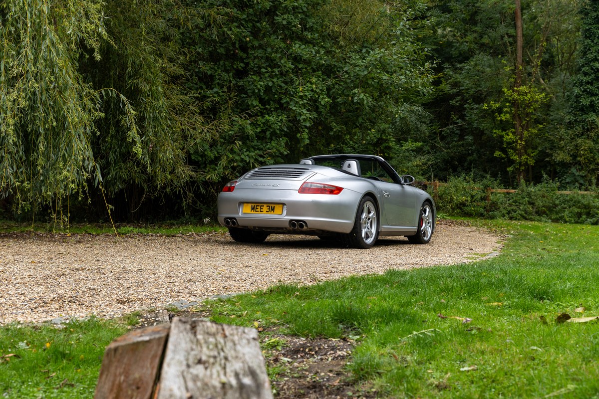 
								2006 Porsche 911 Carrera 4 S Tiptronic full									
