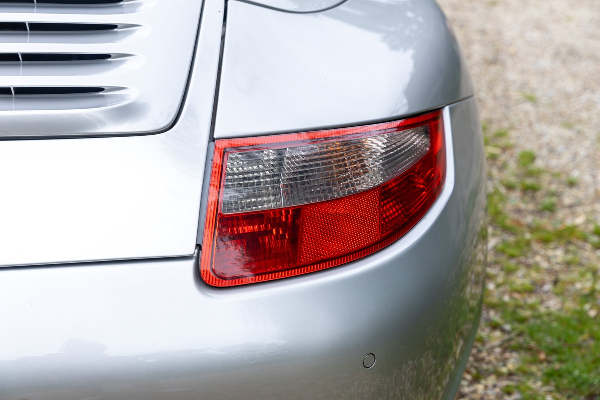 
								2006 Porsche 911 Carrera 4 S Tiptronic full									