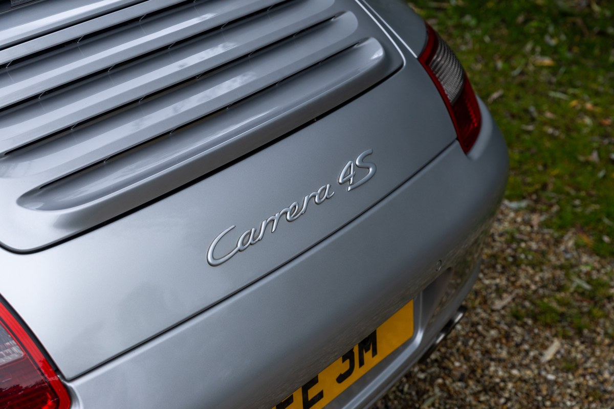 
								2006 Porsche 911 Carrera 4 S Tiptronic full									
