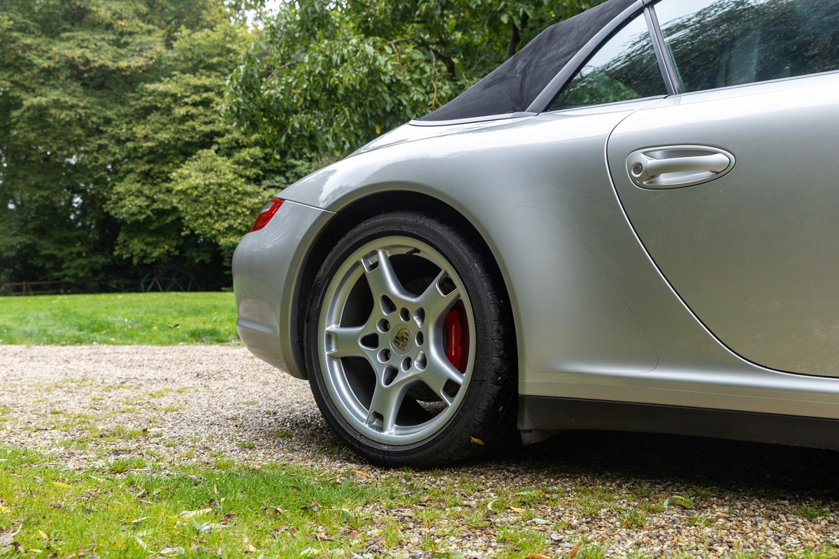 
								2006 Porsche 911 Carrera 4 S Tiptronic full									
