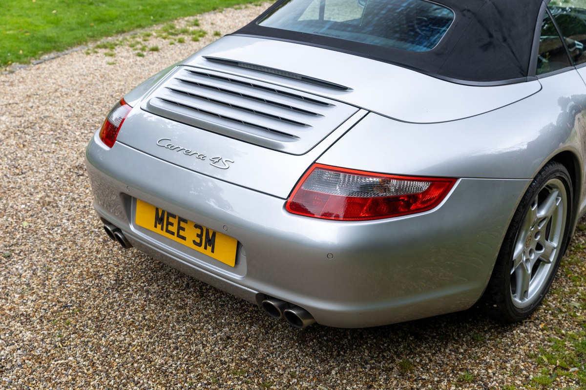 
								2006 Porsche 911 Carrera 4 S Tiptronic full									