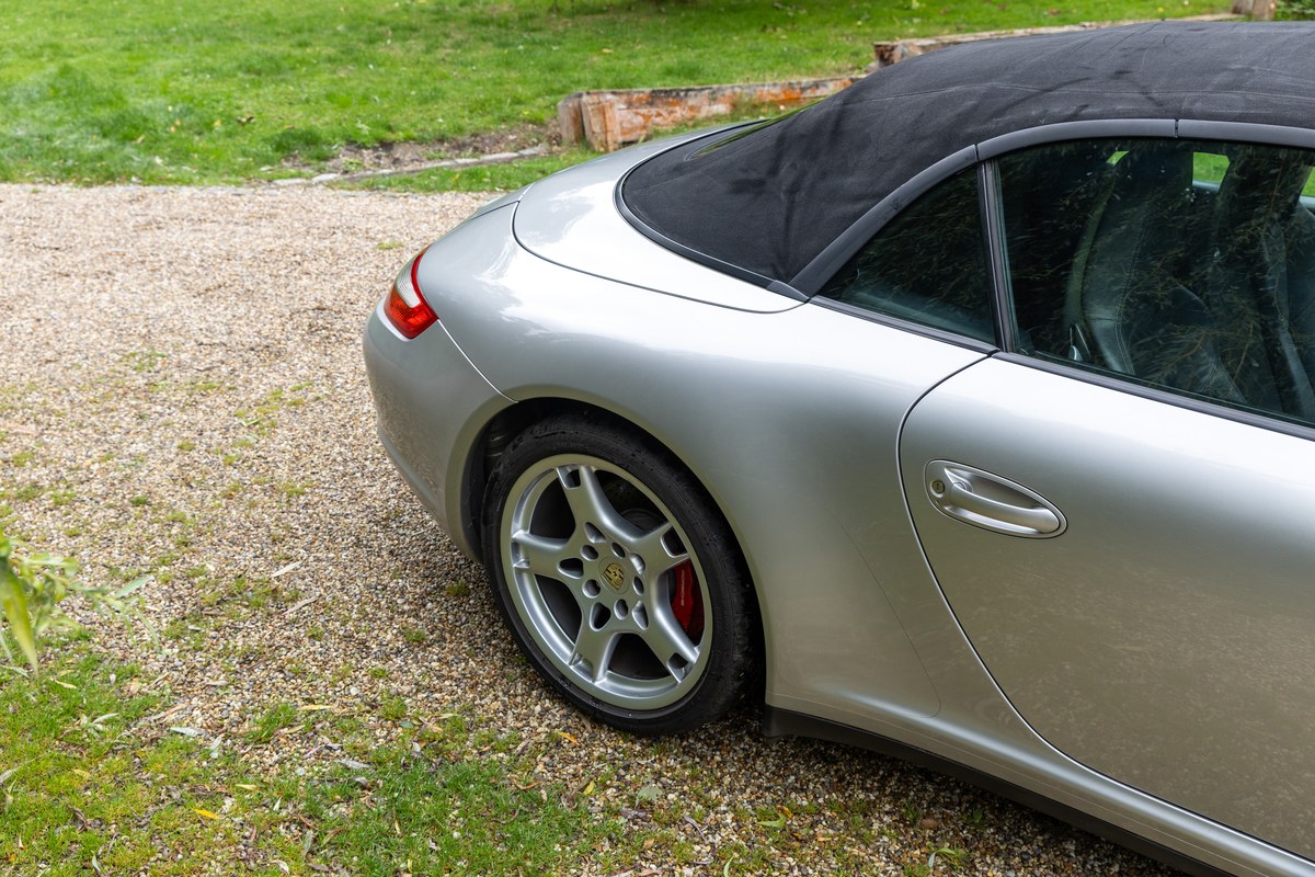 
								2006 Porsche 911 Carrera 4 S Tiptronic full									