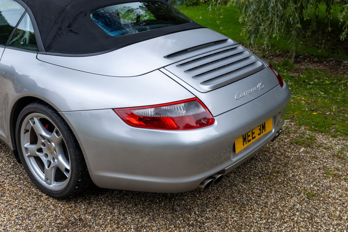 
								2006 Porsche 911 Carrera 4 S Tiptronic full									