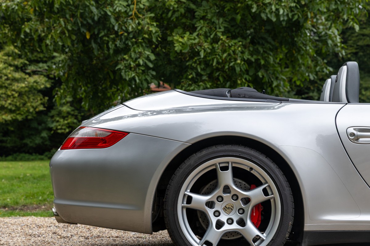 
								2006 Porsche 911 Carrera 4 S Tiptronic full									
