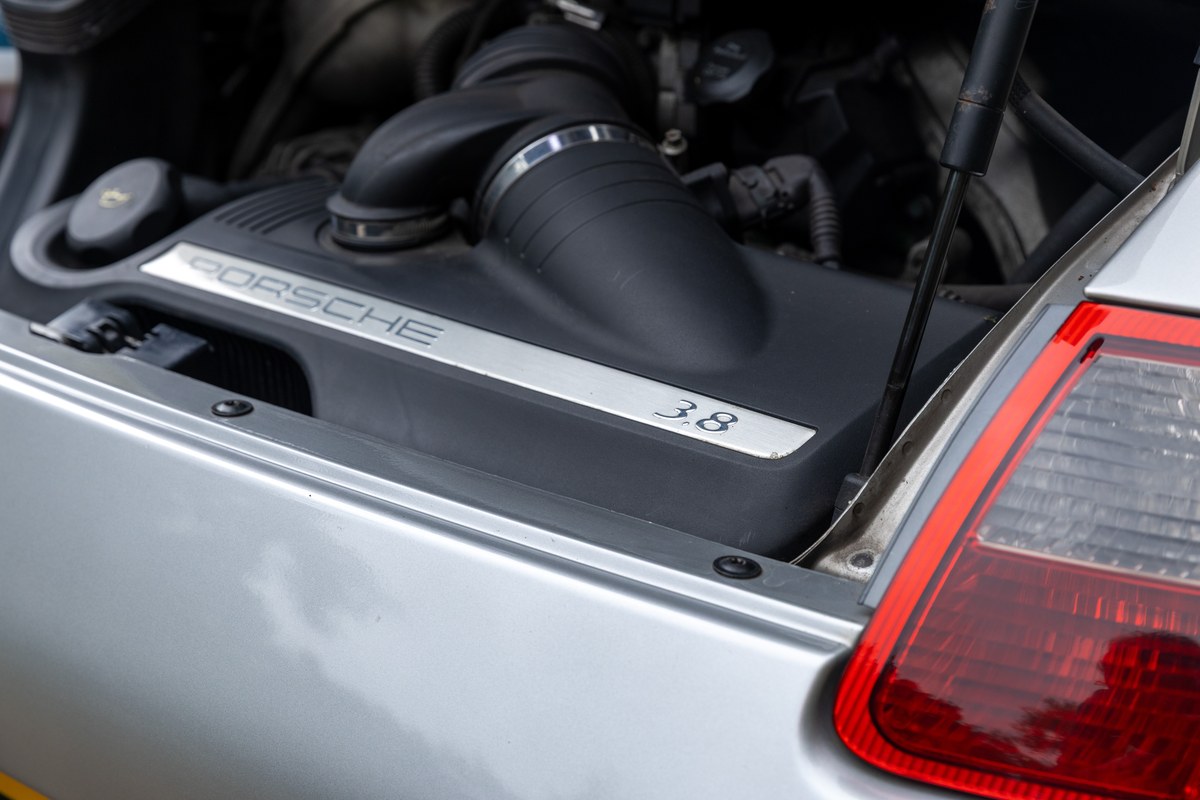 
								2006 Porsche 911 Carrera 4 S Tiptronic full									
