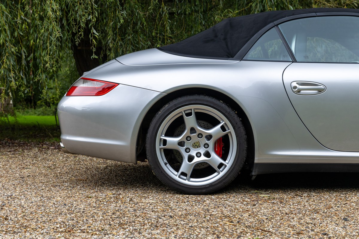 
								2006 Porsche 911 Carrera 4 S Tiptronic full									