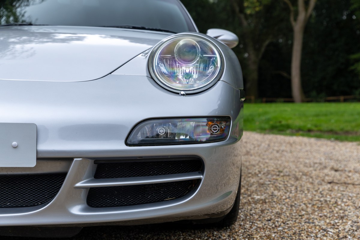 
								2006 Porsche 911 Carrera 4 S Tiptronic full									