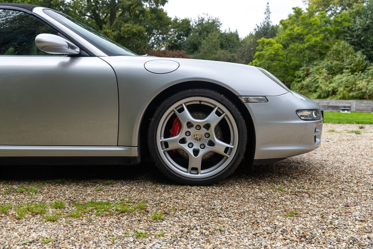 
								2006 Porsche 911 Carrera 4 S Tiptronic full									