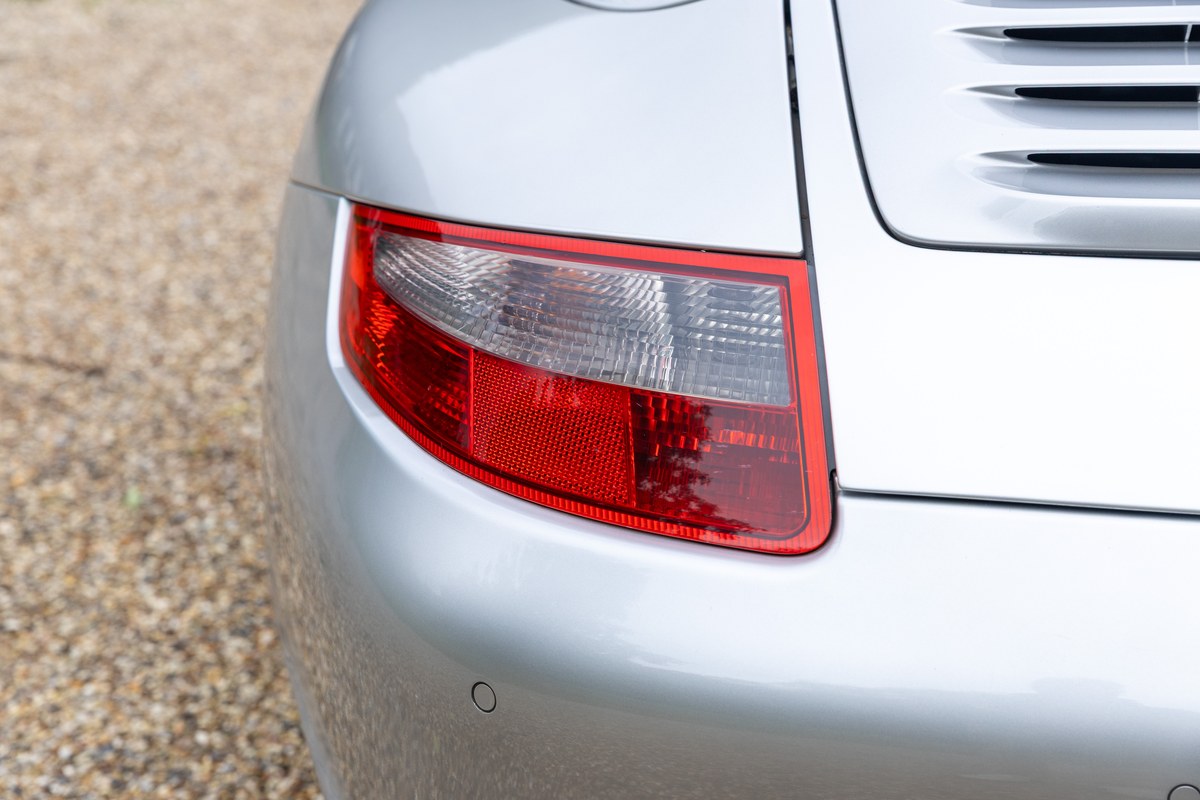 
								2006 Porsche 911 Carrera 4 S Tiptronic full									