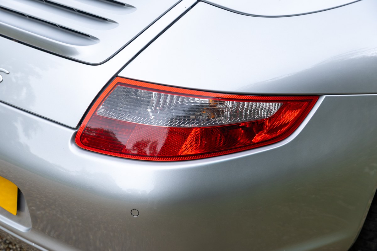 
								2006 Porsche 911 Carrera 4 S Tiptronic full									