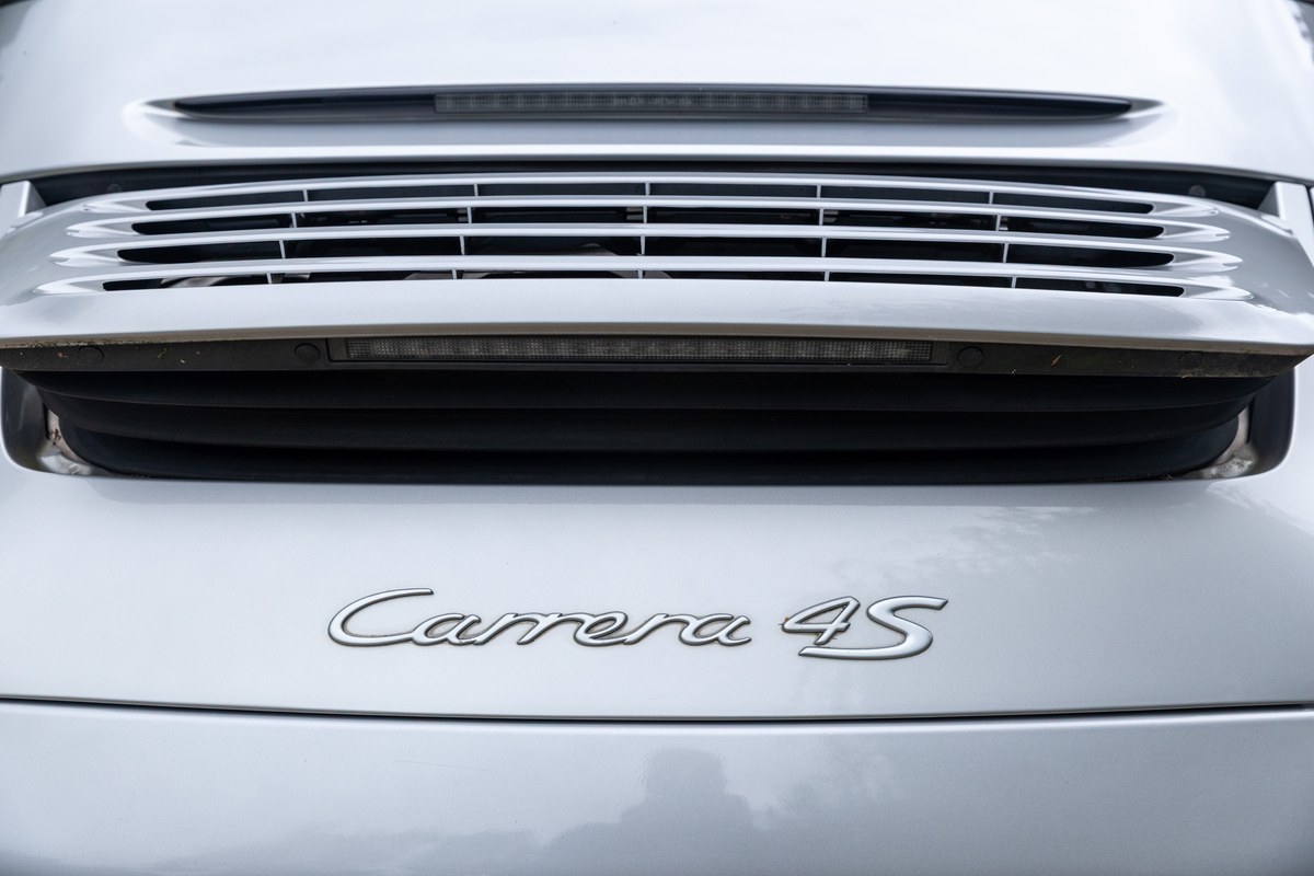 
								2006 Porsche 911 Carrera 4 S Tiptronic full									