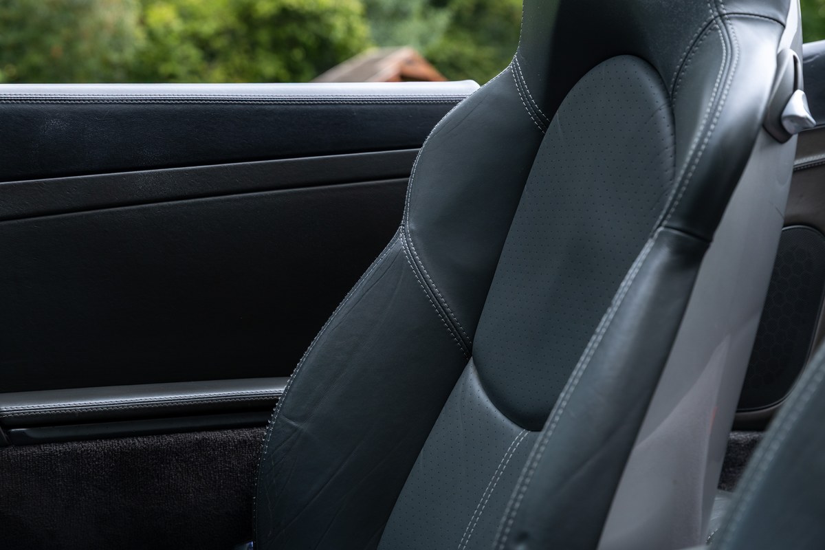 
								2006 Porsche 911 Carrera 4 S Tiptronic full									