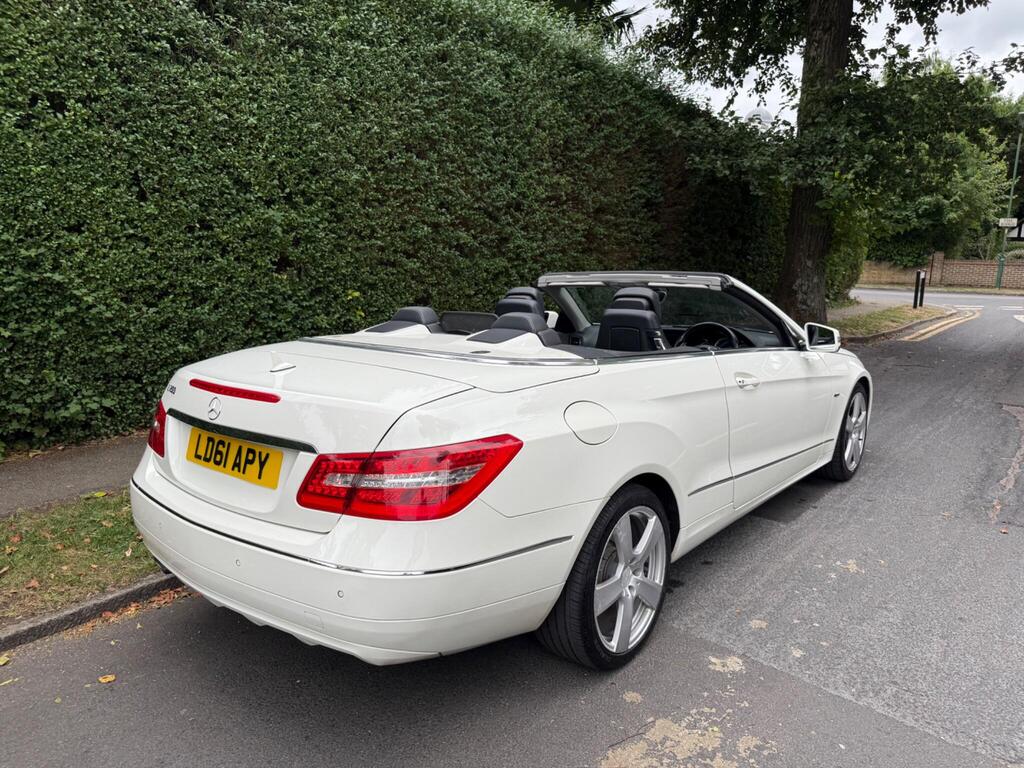 
								2011 Mercedes-Benz 1.8 E200 BlueEfficiency SE Cabriolet full									