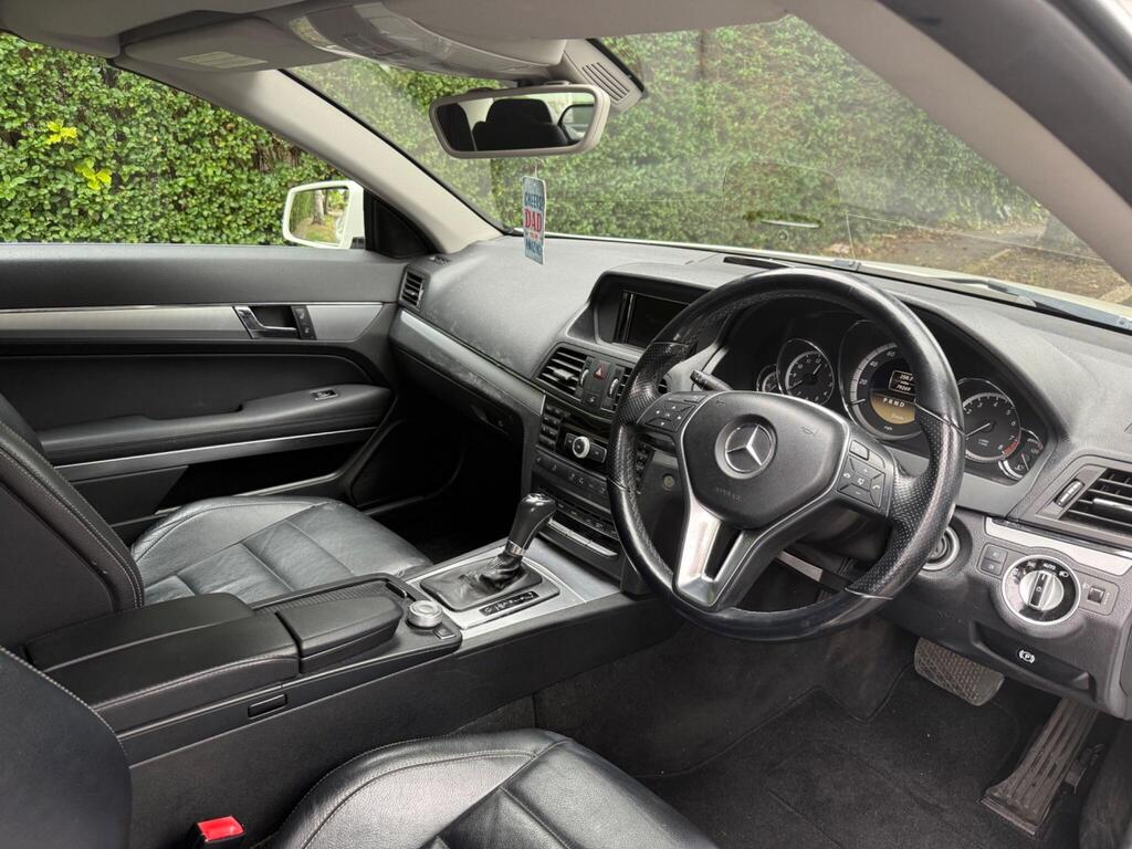 
								2011 Mercedes-Benz 1.8 E200 BlueEfficiency SE Cabriolet full									