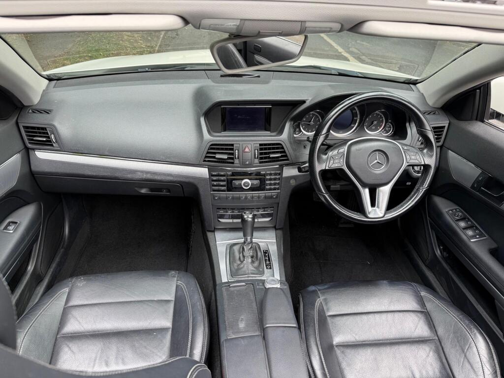 
								2011 Mercedes-Benz 1.8 E200 BlueEfficiency SE Cabriolet full									