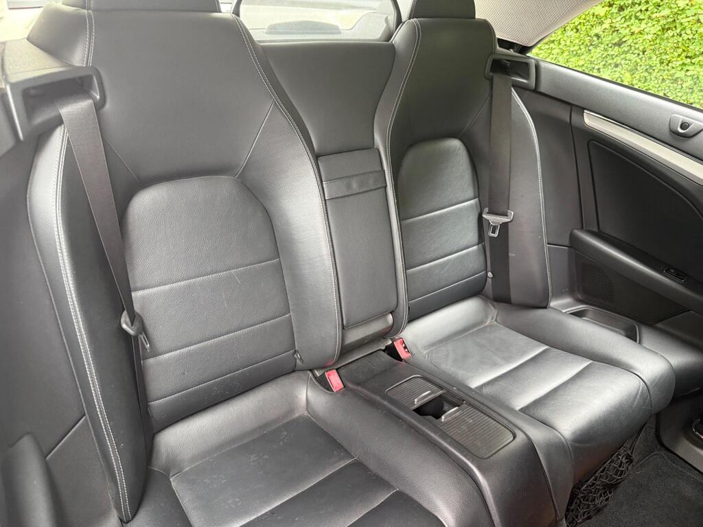 
								2011 Mercedes-Benz 1.8 E200 BlueEfficiency SE Cabriolet full									