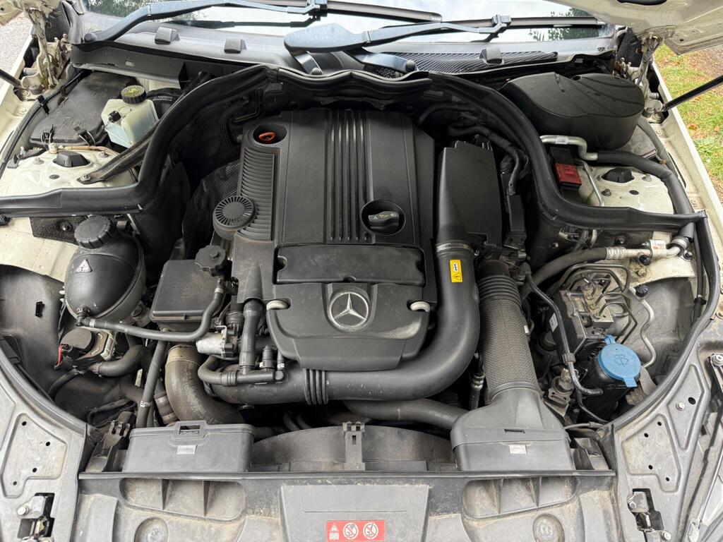 
								2011 Mercedes-Benz 1.8 E200 BlueEfficiency SE Cabriolet full									